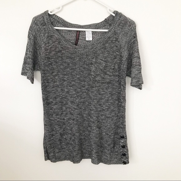 Short sleeve grey top - Picture 2 of 4